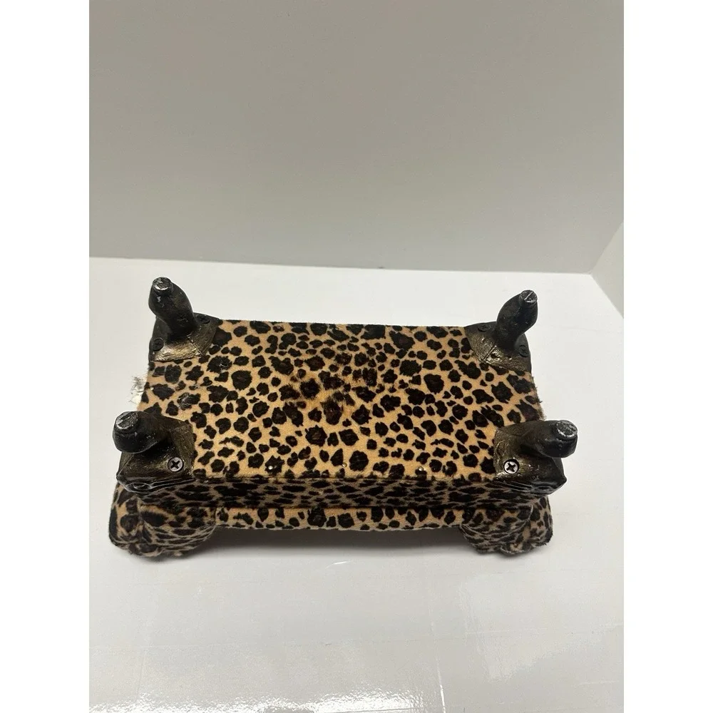 The Unbranded Brand vintage leopard